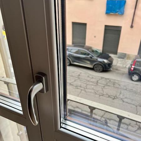 Casa Sassari - Vicino Porta Susa F.S. トリノ エクステリア 写真