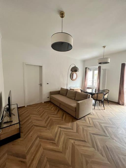 Casa Sassari - Vicino Porta Susa F.S. トリノ エクステリア 写真