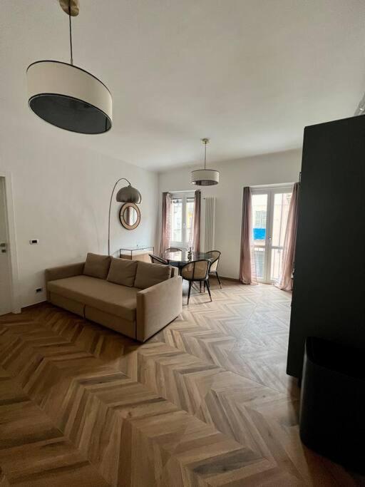 Casa Sassari - Vicino Porta Susa F.S. トリノ エクステリア 写真